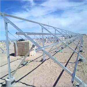 Bodenmontiertes Solarregal mit Ballast